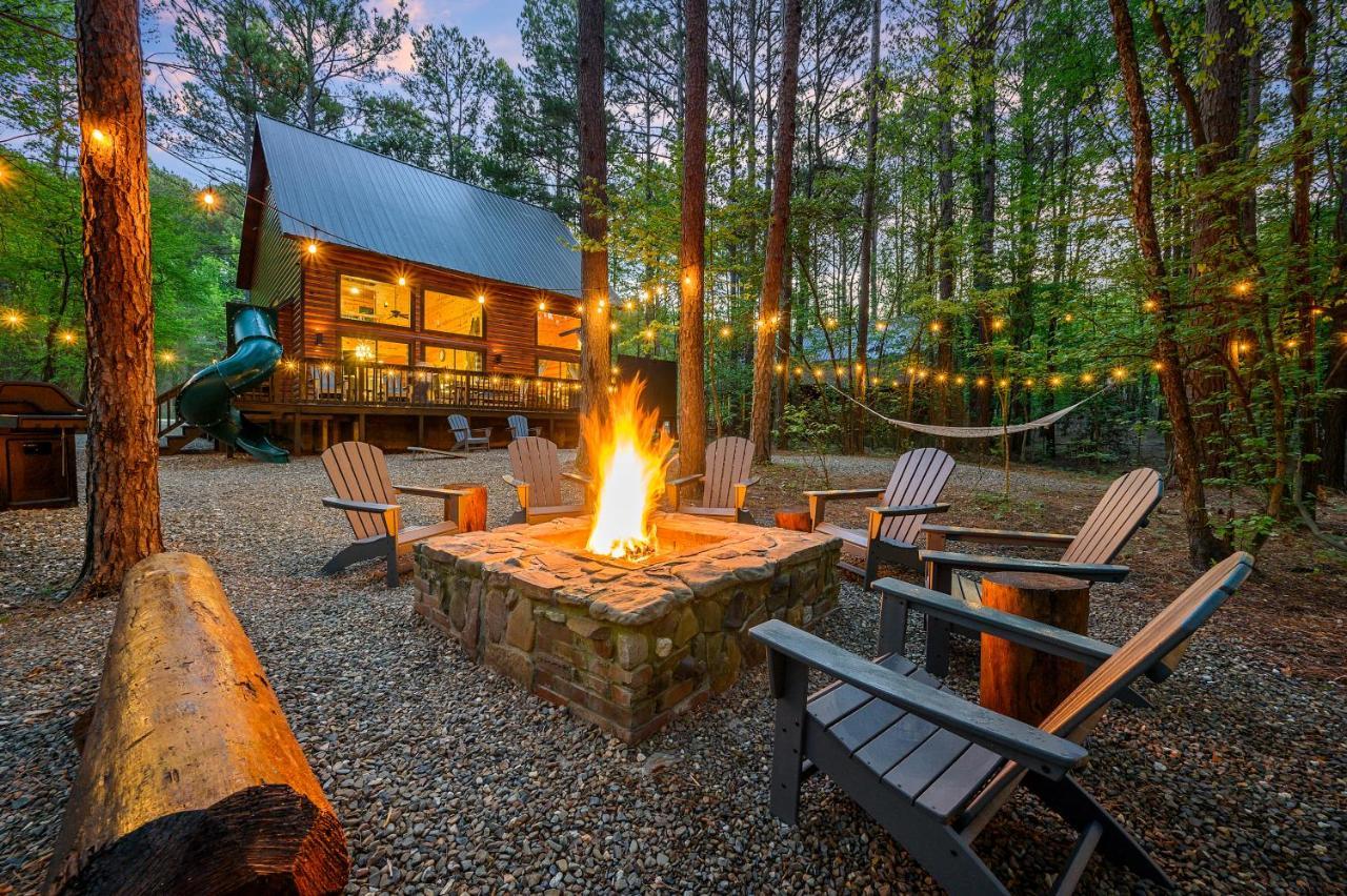 Hickory Bear - Cabin Surrounded By Pines, Sleeps 10, Hot Tub, Fire Pit, Arcade, Foosball Table & Deck Slide 布罗肯鲍 外观 照片