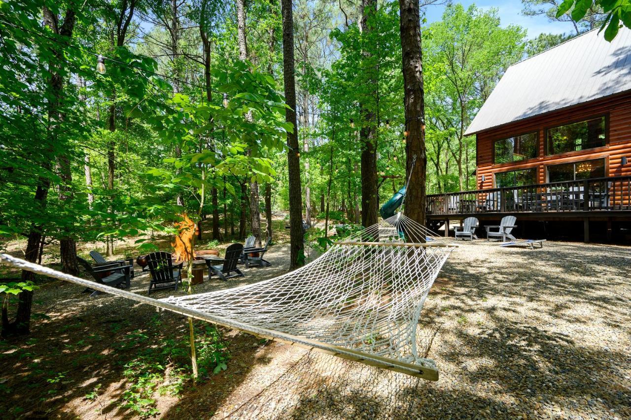 Hickory Bear - Cabin Surrounded By Pines, Sleeps 10, Hot Tub, Fire Pit, Arcade, Foosball Table & Deck Slide 布罗肯鲍 外观 照片