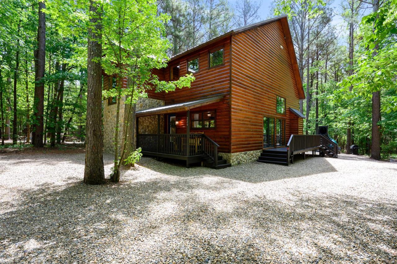 Hickory Bear - Cabin Surrounded By Pines, Sleeps 10, Hot Tub, Fire Pit, Arcade, Foosball Table & Deck Slide 布罗肯鲍 外观 照片