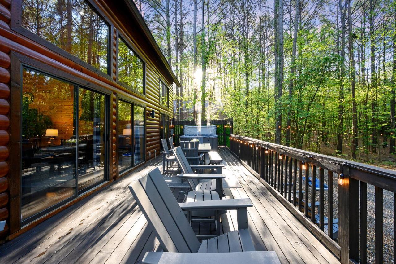 Hickory Bear - Cabin Surrounded By Pines, Sleeps 10, Hot Tub, Fire Pit, Arcade, Foosball Table & Deck Slide 布罗肯鲍 外观 照片