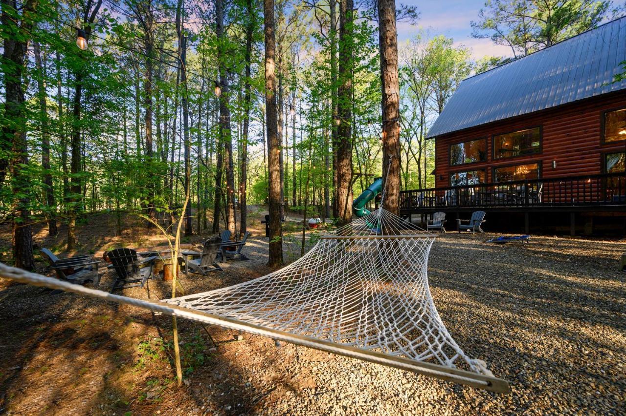 Hickory Bear - Cabin Surrounded By Pines, Sleeps 10, Hot Tub, Fire Pit, Arcade, Foosball Table & Deck Slide 布罗肯鲍 外观 照片