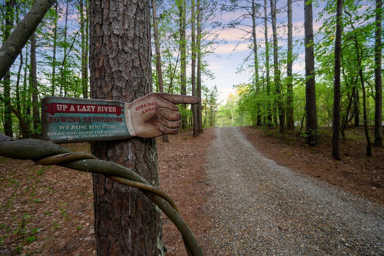 Hickory Bear - Cabin Surrounded By Pines, Sleeps 10, Hot Tub, Fire Pit, Arcade, Foosball Table & Deck Slide 布罗肯鲍 外观 照片